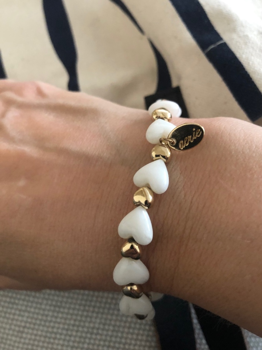 Aerie heart bracelet stretch women’s gold cream